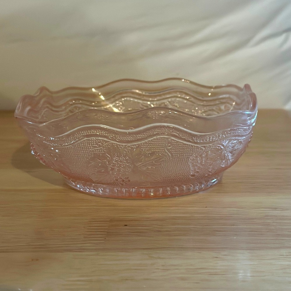 Vintage Westmoreland Pink Stippled Grape Square Scalloped Depression Glass Bowl